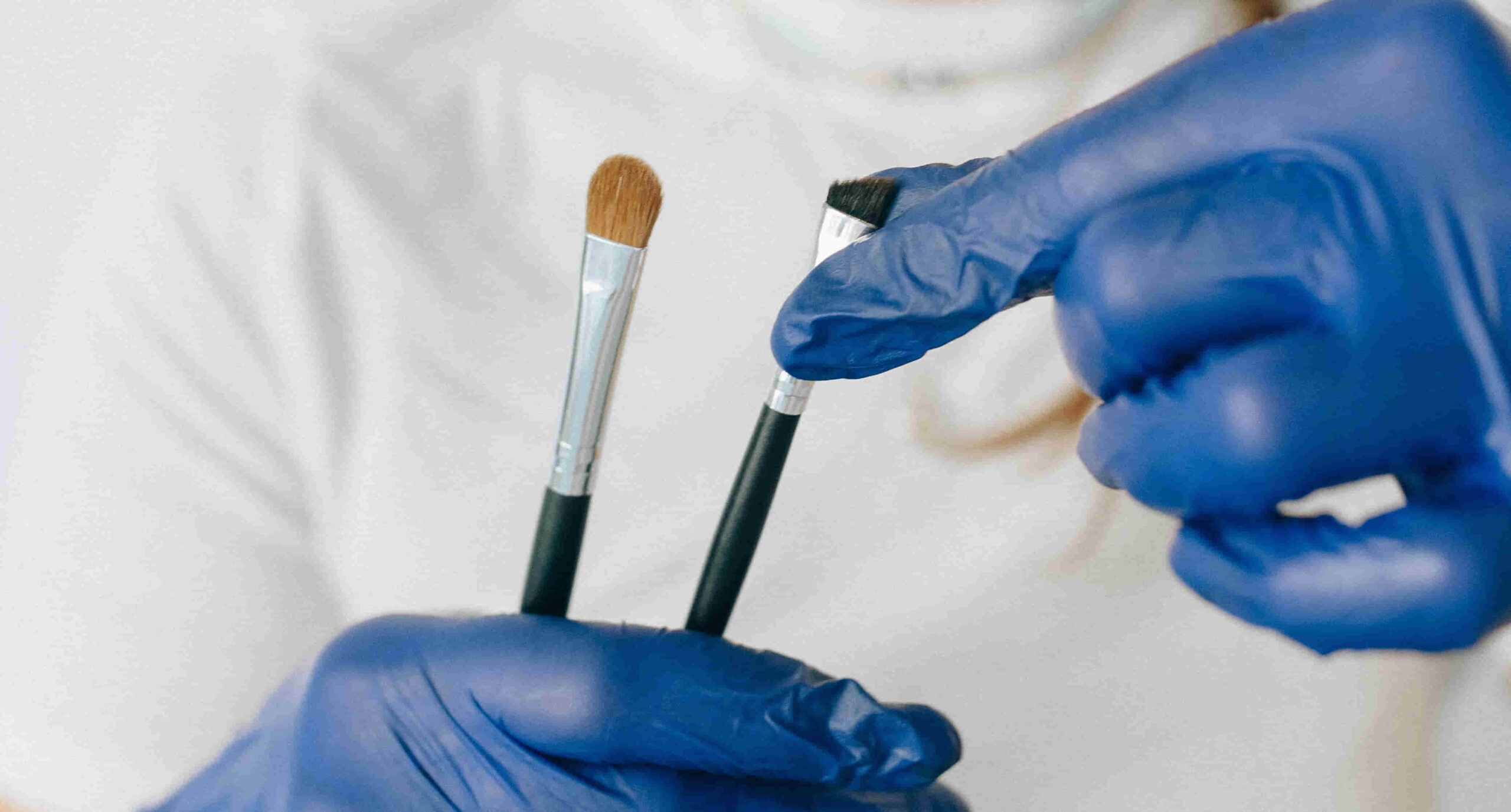 How to clean makeup brushes